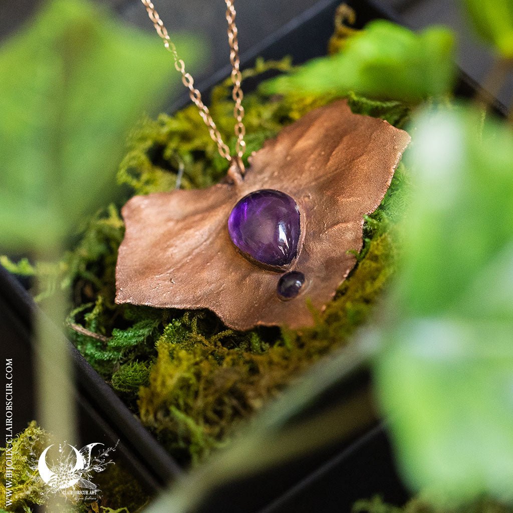 Collier Feuille de lierre & Améthyste - Illustrations & Bijoux fantaisie ClairObscur Art
