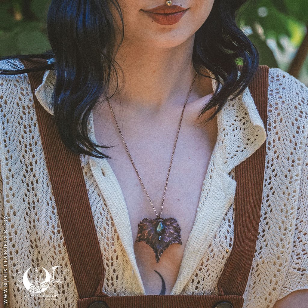 Collier Feuille de Lierre & Labradorite - Illustrations & Bijoux fantaisie ClairObscur Art