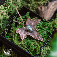 Collier Feuille de Lierre & Labradorite - Illustrations & Bijoux fantaisie ClairObscur Art