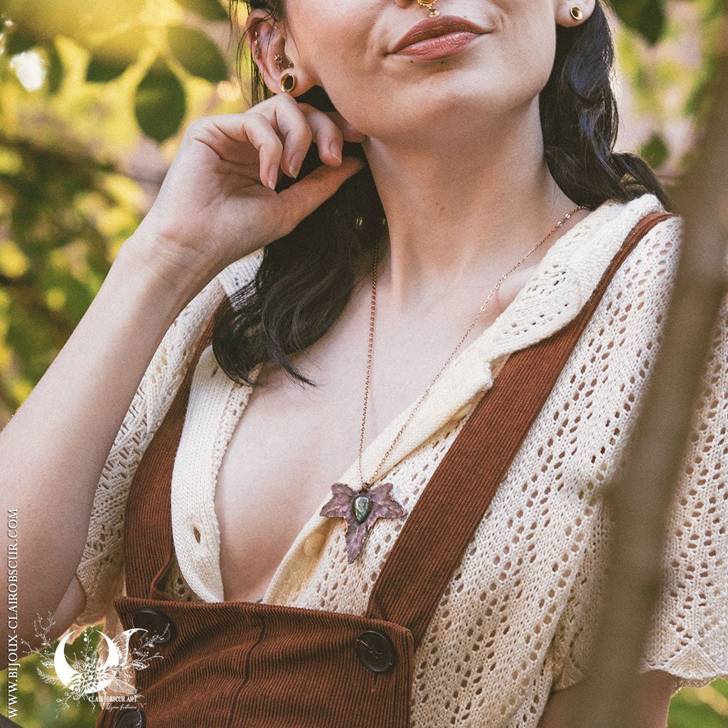 Collier Feuille de Lierre & Labradorite - Illustrations & Bijoux fantaisie ClairObscur Art
