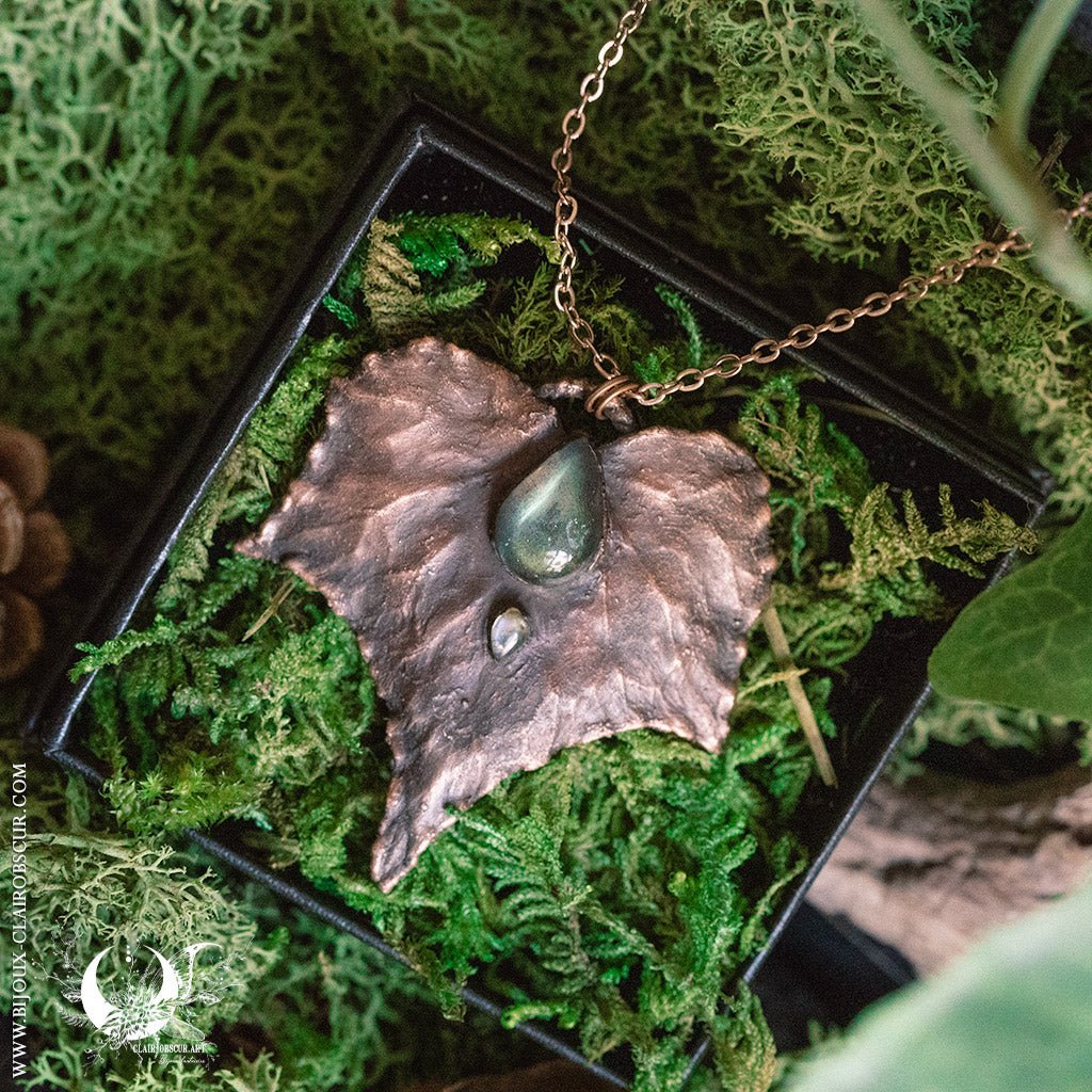 Collier Feuille de Lierre & Labradorite - Illustrations & Bijoux fantaisie ClairObscur Art