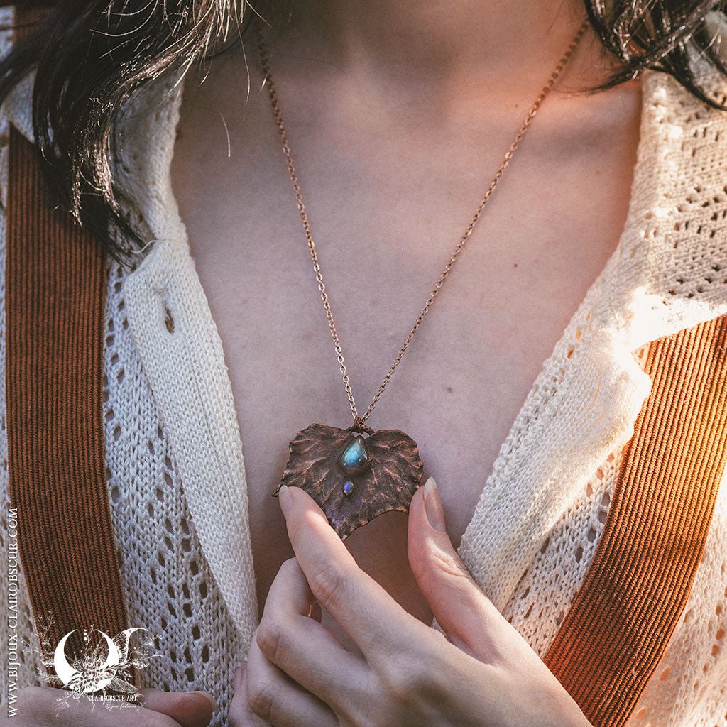 Collier Feuille de Lierre & Labradorite - Illustrations & Bijoux fantaisie ClairObscur Art