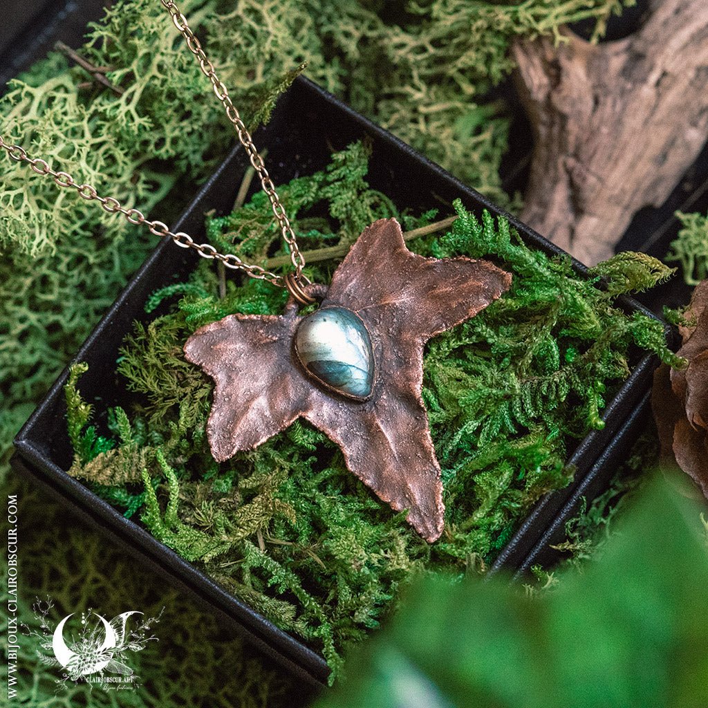 Collier Feuille de Lierre & Labradorite - Illustrations & Bijoux fantaisie ClairObscur Art