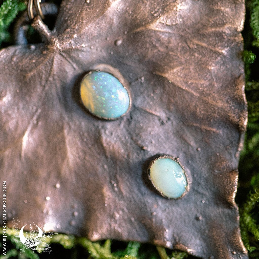 Collier Feuille de Lierre & Opale - Illustrations & Bijoux fantaisie ClairObscur Art