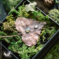 Collier Feuille de Lierre & Opale - Illustrations & Bijoux fantaisie ClairObscur Art