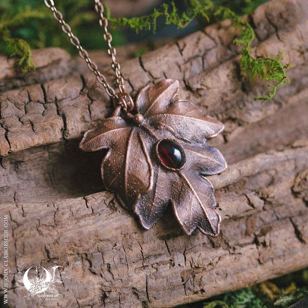 Collier Feuille d'Érable Champêtre & Grenat - Illustrations & Bijoux fantaisie ClairObscur Art
