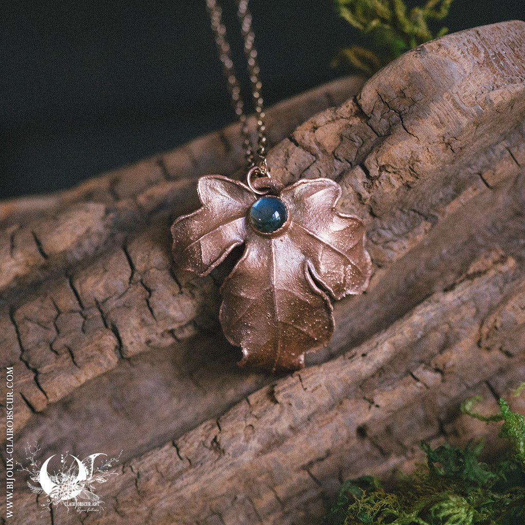 Collier Feuille d'Érable champêtre & Labradorite - Illustrations & Bijoux fantaisie ClairObscur Art