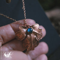 Collier Feuille d'Érable champêtre & Labradorite - Illustrations & Bijoux fantaisie ClairObscur Art