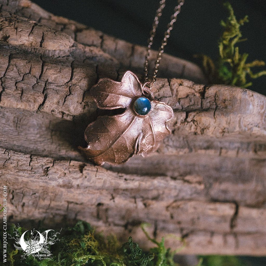 Collier Feuille d'Érable champêtre & Labradorite - Illustrations & Bijoux fantaisie ClairObscur Art