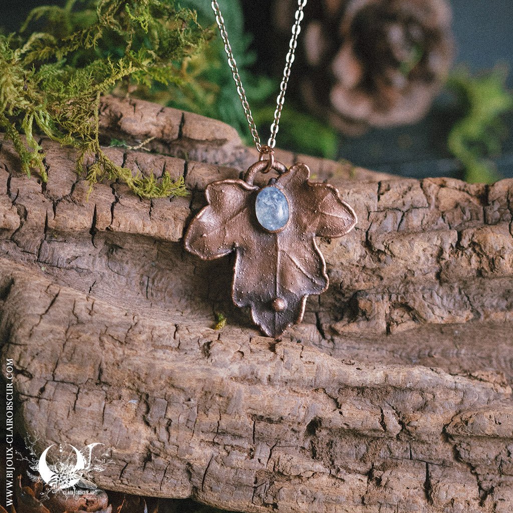 Collier Feuille d'Érable Champêtre & Pierre de Lune - Illustrations & Bijoux fantaisie ClairObscur Art