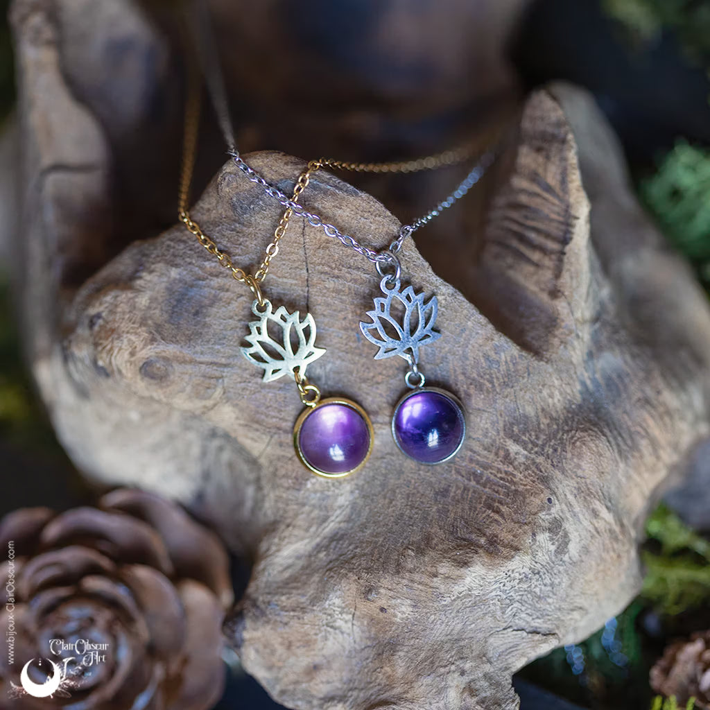 Collier "Lotus" pierre au choix