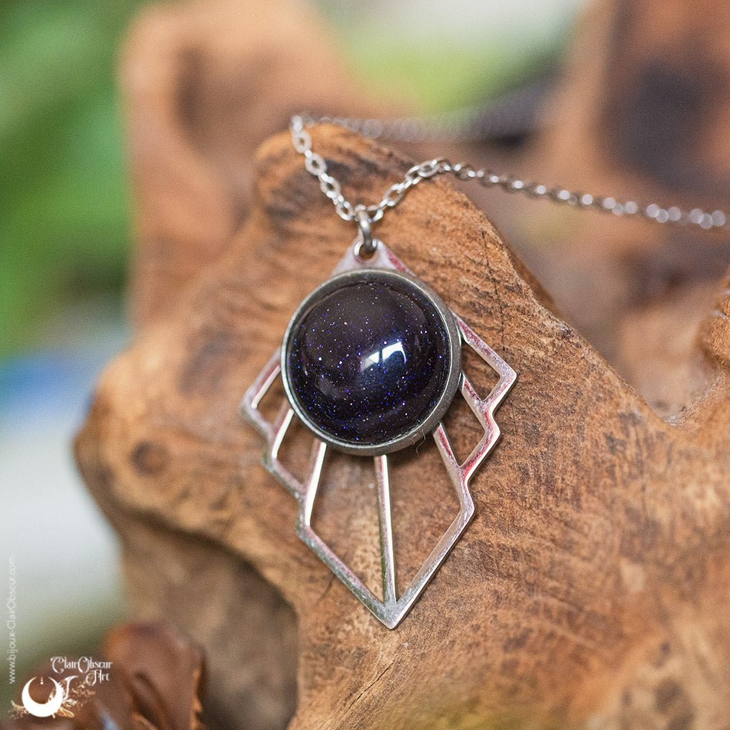 Collier "Lumia" Pierre de soleil bleue - Illustrations & Bijoux fantaisie ClairObscur Art
