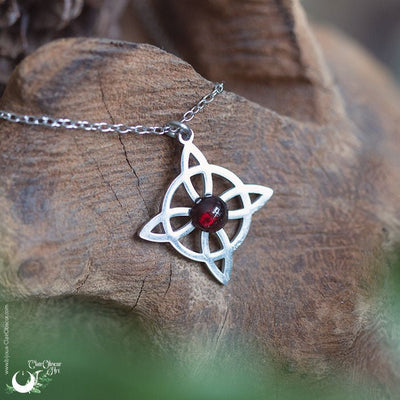 Collier "Míreloth" Grenat, pièce unique - Illustrations & Bijoux fantaisie ClairObscur Art