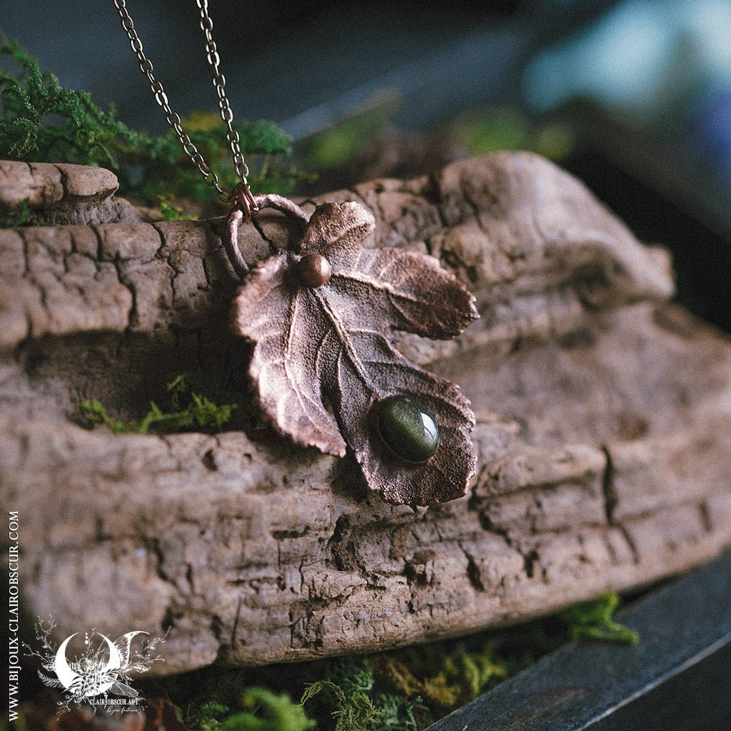 Collier mixte Feuille de Figuier & Obsidienne dorée - Illustrations & Bijoux fantaisie ClairObscur Art