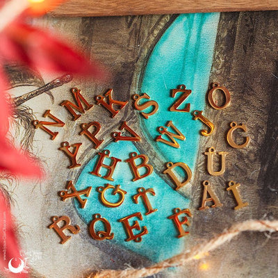 Collier Personnalisable Lettre & Pierre naturelle - Illustrations & Bijoux fantaisie ClairObscur Art