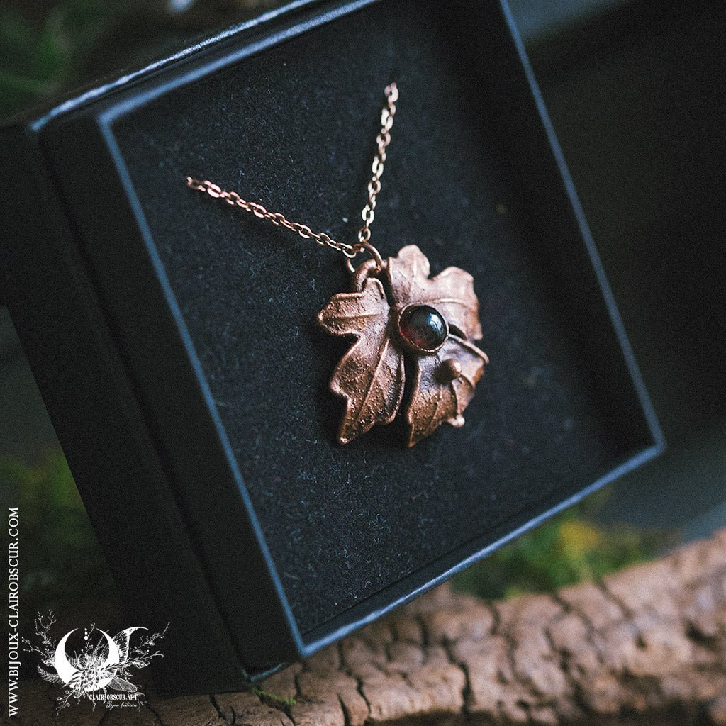 Collier Rosace d'Érable Champêtre & Grenat - Illustrations & Bijoux fantaisie ClairObscur Art