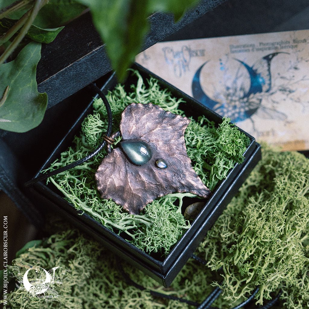 Feuille de Hêtre & Ambre de la mer Baltique - Illustrations & Bijoux fantaisie ClairObscur Art