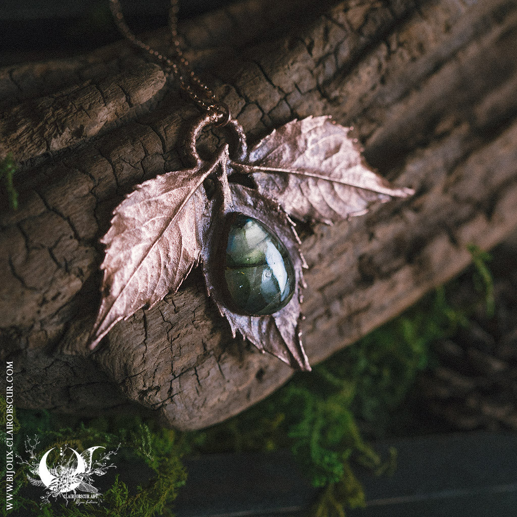 Collier Feuilles de Mûrier sauvage & Labradorite