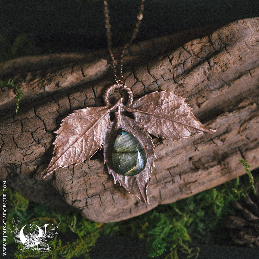 Collier Feuilles de Mûrier sauvage & Labradorite