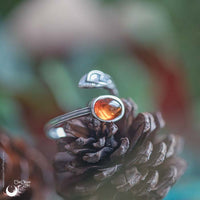 Bague "Plume" Ambre de la mer Baltique en Argent 925, ajustable - Illustrations & Bijoux fantaisie ClairObscur Art