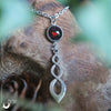 Collier "Ananta" Grenat, taille de la chaine au choix - Illustrations & Bijoux fantaisie ClairObscur Art