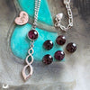 Collier "Ananta" Grenat, taille de la chaine au choix - Illustrations & Bijoux fantaisie ClairObscur Art