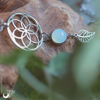 Collier "Fleur de Vie" Calcédoine Aqua, breloque au choix - Illustrations & Bijoux fantaisie ClairObscur Art