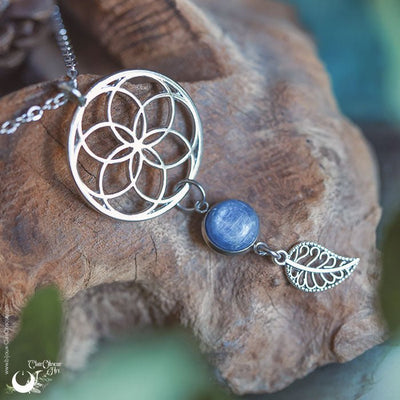 Collier "Fleur de Vie" Cyanite, breloque au choix - Illustrations & Bijoux fantaisie ClairObscur Art