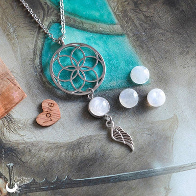 Collier "Fleur de Vie" Pierre de Lune Arc-en-ciel - Illustrations & Bijoux fantaisie ClairObscur Art