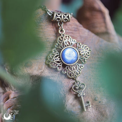 Collier "Le Secret" Cyanite, personnalisable - Illustrations & Bijoux fantaisie ClairObscur Art