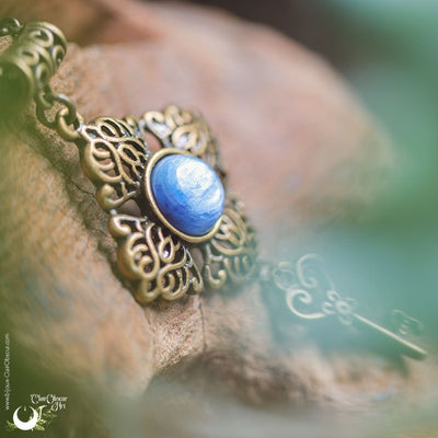 Collier "Le Secret" Cyanite, personnalisable - Illustrations & Bijoux fantaisie ClairObscur Art