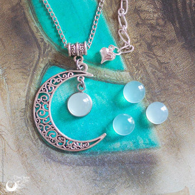 Collier "Luna" Calcédoine aqua, taille de la chaine au choix - Illustrations & Bijoux fantaisie ClairObscur Art