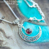 Collier "Luna" Grenat - Illustrations & Bijoux fantaisie ClairObscur Art