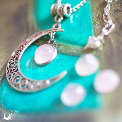 Collier "Luna" Quartz rose - Illustrations & Bijoux fantaisie ClairObscur Art