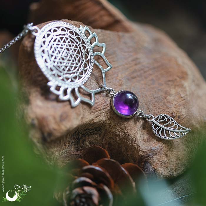 Collier "Sri Yantra Lotus" Améthyste personnalisable - Illustrations & Bijoux fantaisie ClairObscur Art