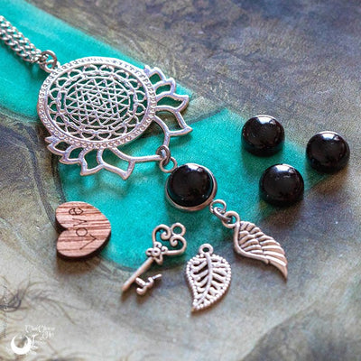 Collier "Sri Yantra Lotus" Onyx personnalisable - Illustrations & Bijoux fantaisie ClairObscur Art