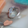 [Dernier exemplaire !] Bague "Flore" ajustable, en Argent 925 - Labradorite - Illustrations & Bijoux fantaisie ClairObscur Art